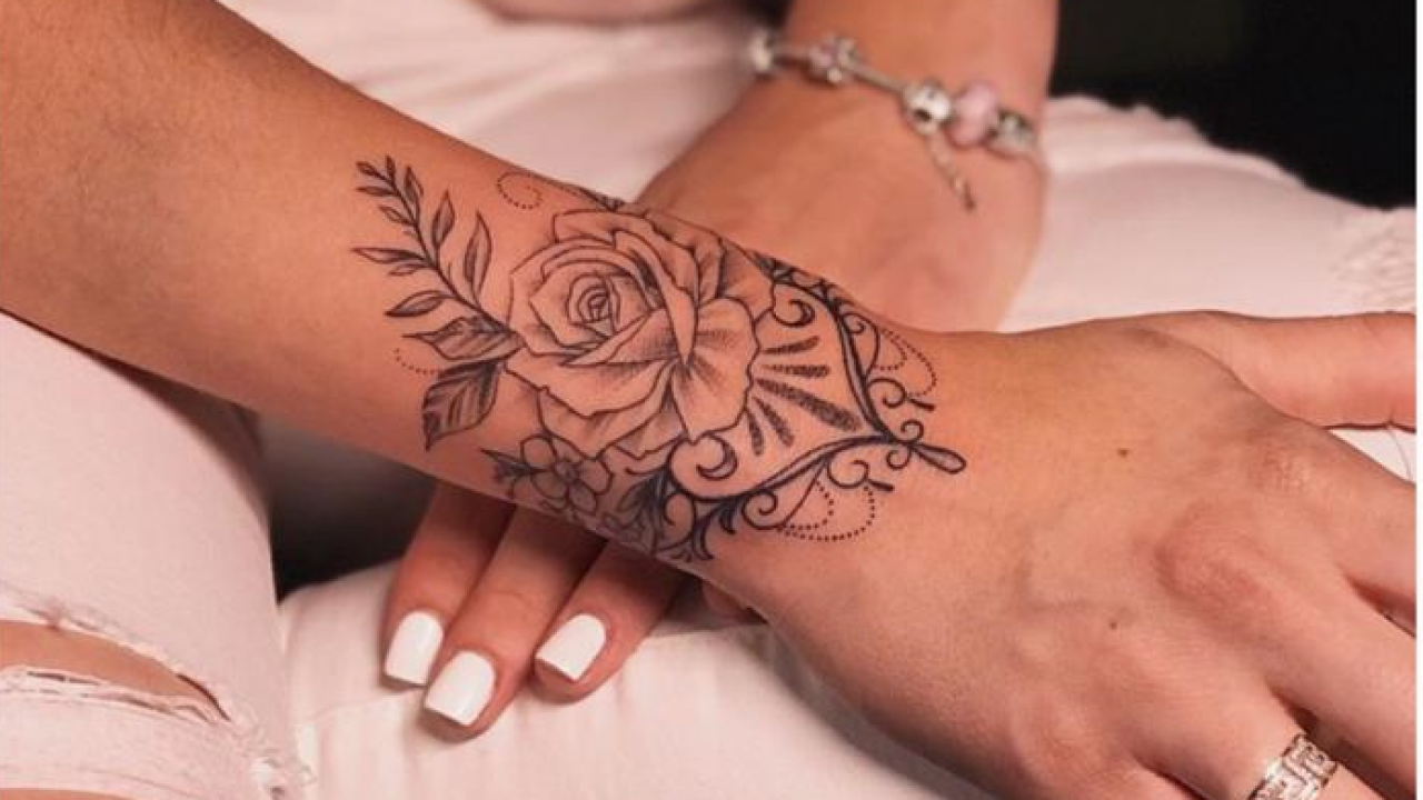 Featured image of post Tatuagens Delicadas Femininas No Bra o Temos aqui uma longa tela para as tattoos delicadas