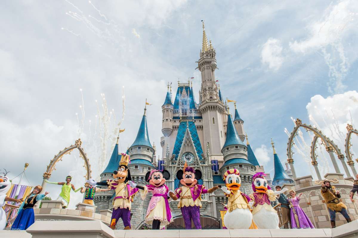 DIVERSÃO NA LOJA DE M&Ms DE ORLANDO COM OS PRIMOS - Familia